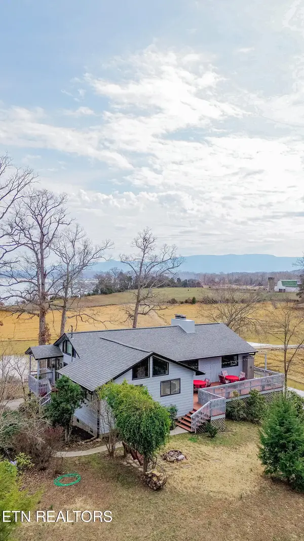 1449 Bucks Point Way, Dandridge, TN 37725