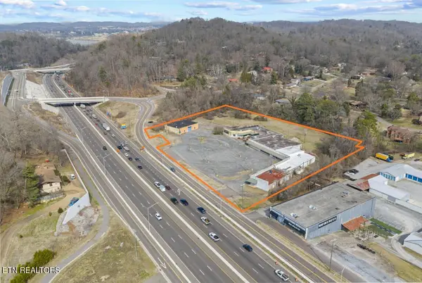 2814 Dresser Rd, Knoxville, TN 37920