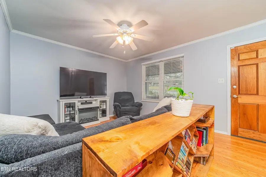 5213 Fawnwood Rd, Knoxville, TN 37921 - #3