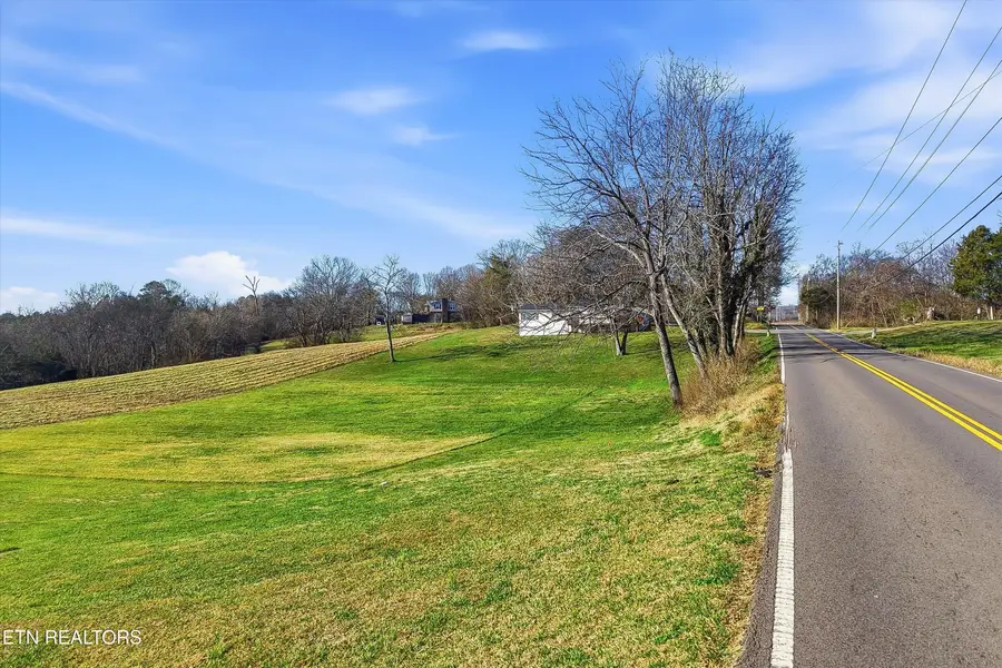 9712 Thorn Grove Pike, Strawberry Plains, TN 37871 - #2