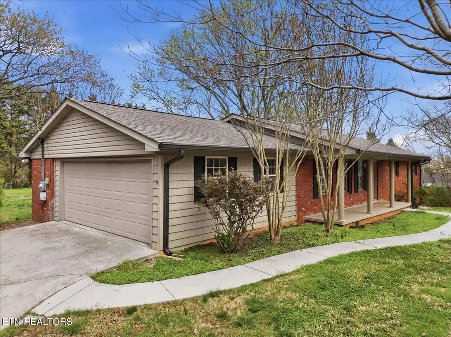 210 Hood St, Maryville, TN 37803 - #2