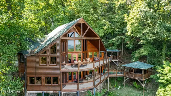 3280 Balsam Slopes Rd, Sevierville, TN 37862