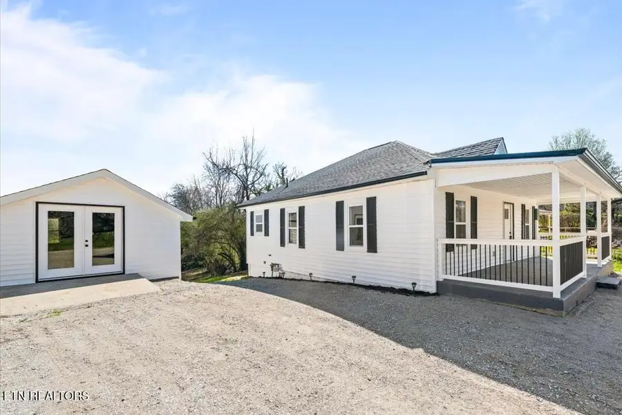 904 Kingston Ave, Rockwood, TN 37854 - #2