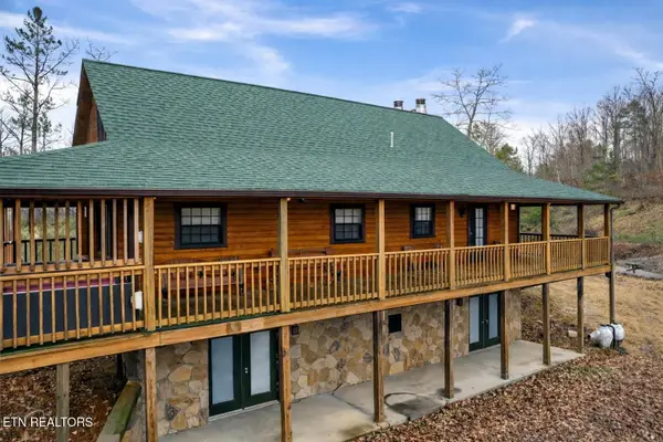 1104 Oak Court, Gatlinburg, TN 37738