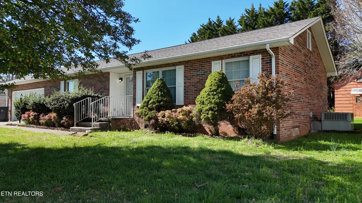 3109 Avondale Ave, Knoxville, TN 37917 - #1