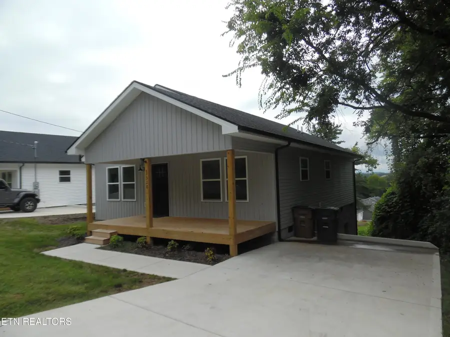 3328 Wimpole Ave, Knoxville, TN 37914 - #2