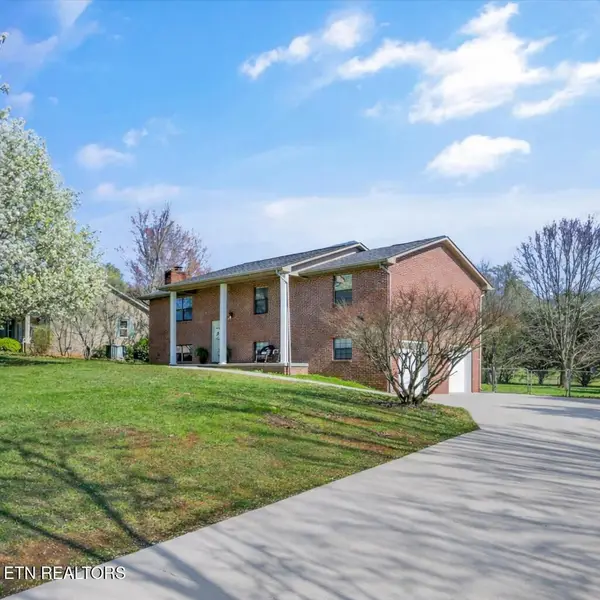 3239 Heather Glenn Drive, Maryville, TN 37801