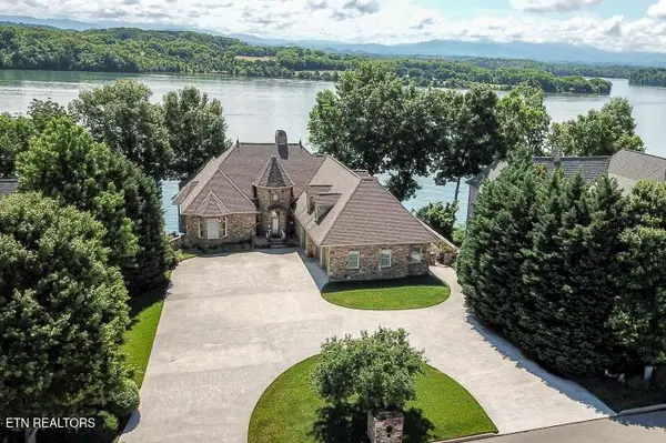 275 Rock Point Drive, Vonore, TN 37885