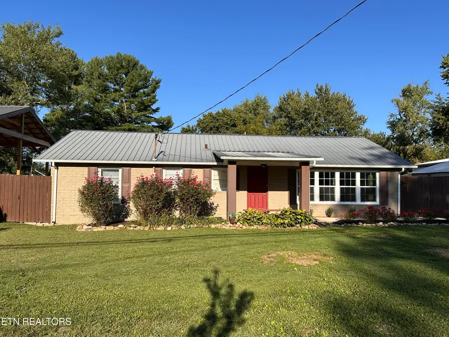 235 Rugby Ave, Jamestown, TN 38556 - #3
