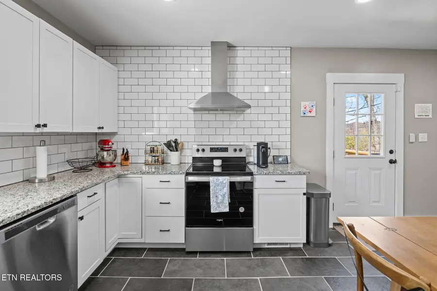 935 E Churchwell Ave, Knoxville, TN 37917 - #3