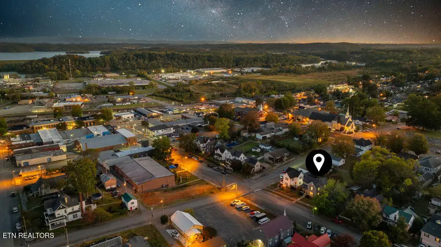 302 N B St, Lenoir City, TN 37771 - #3