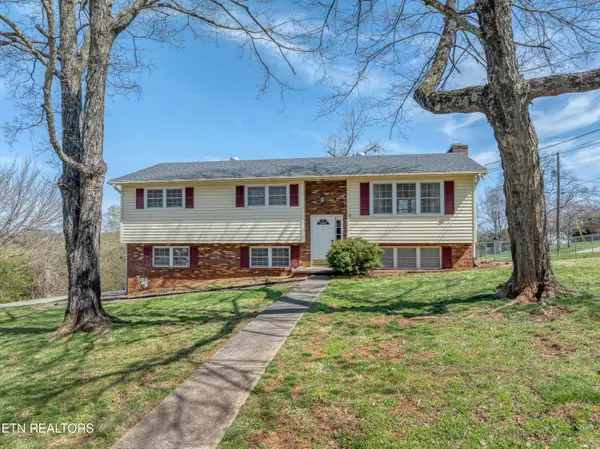 726 Greenwich Drive, Maryville, TN 37803