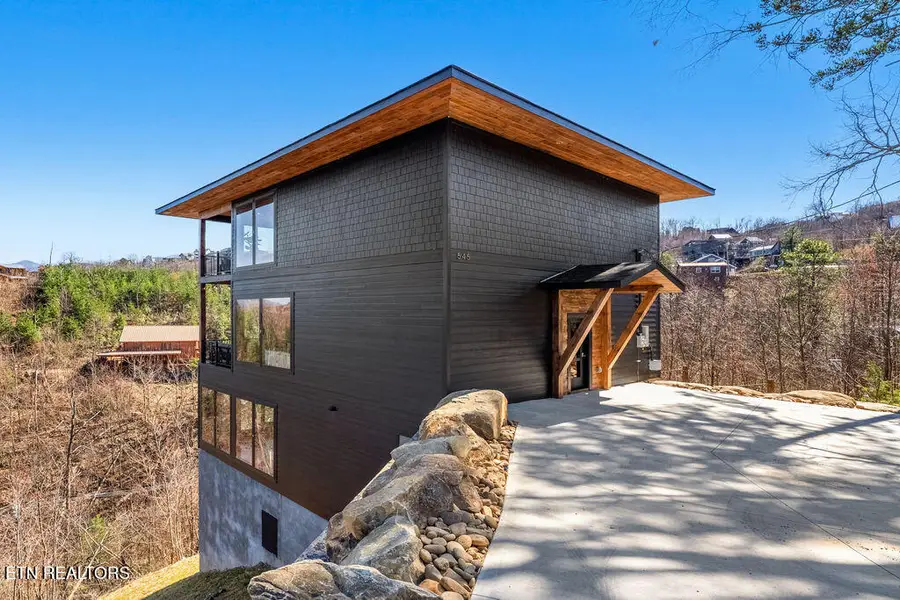 545 Edgewood Drive, Gatlinburg, TN 37738 - #2