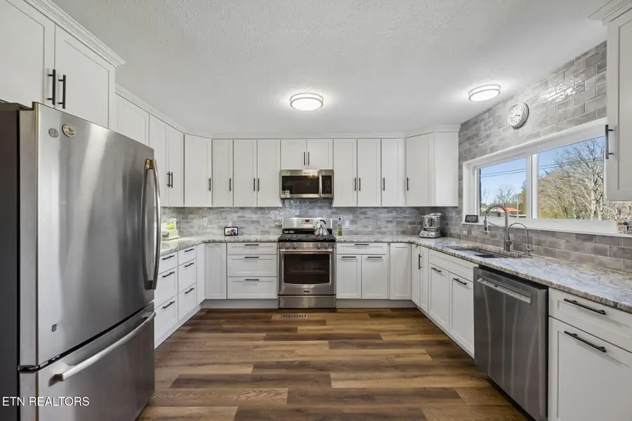 704 Pea Ridge Rd, Sunbright, TN 37872 - #3