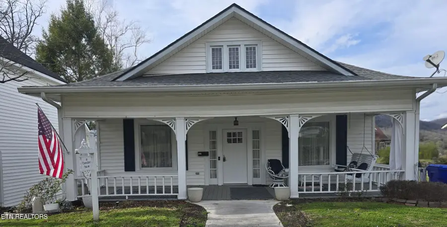 521 Clinton St, Harriman, TN 37748 - #2