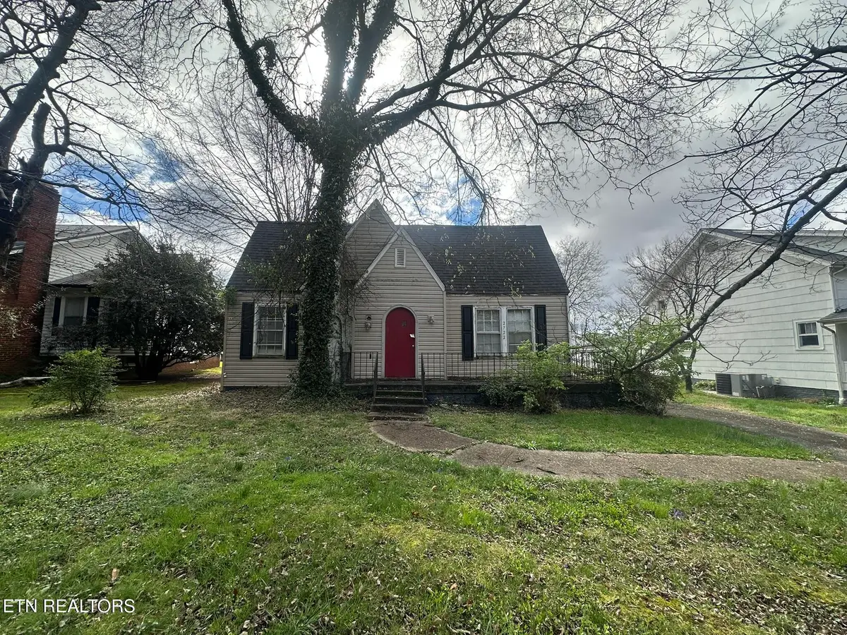 2722 Fairmont Blvd, Knoxville, TN 37917 - #1