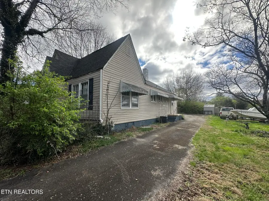 2722 Fairmont Blvd, Knoxville, TN 37917 - #2