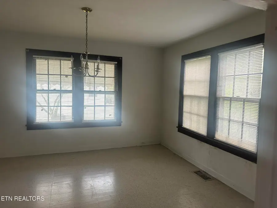 2722 Fairmont Blvd, Knoxville, TN 37917 - #3