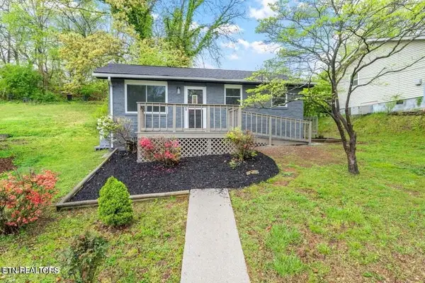 611 W 4th Ave, Lenoir City, TN 37771