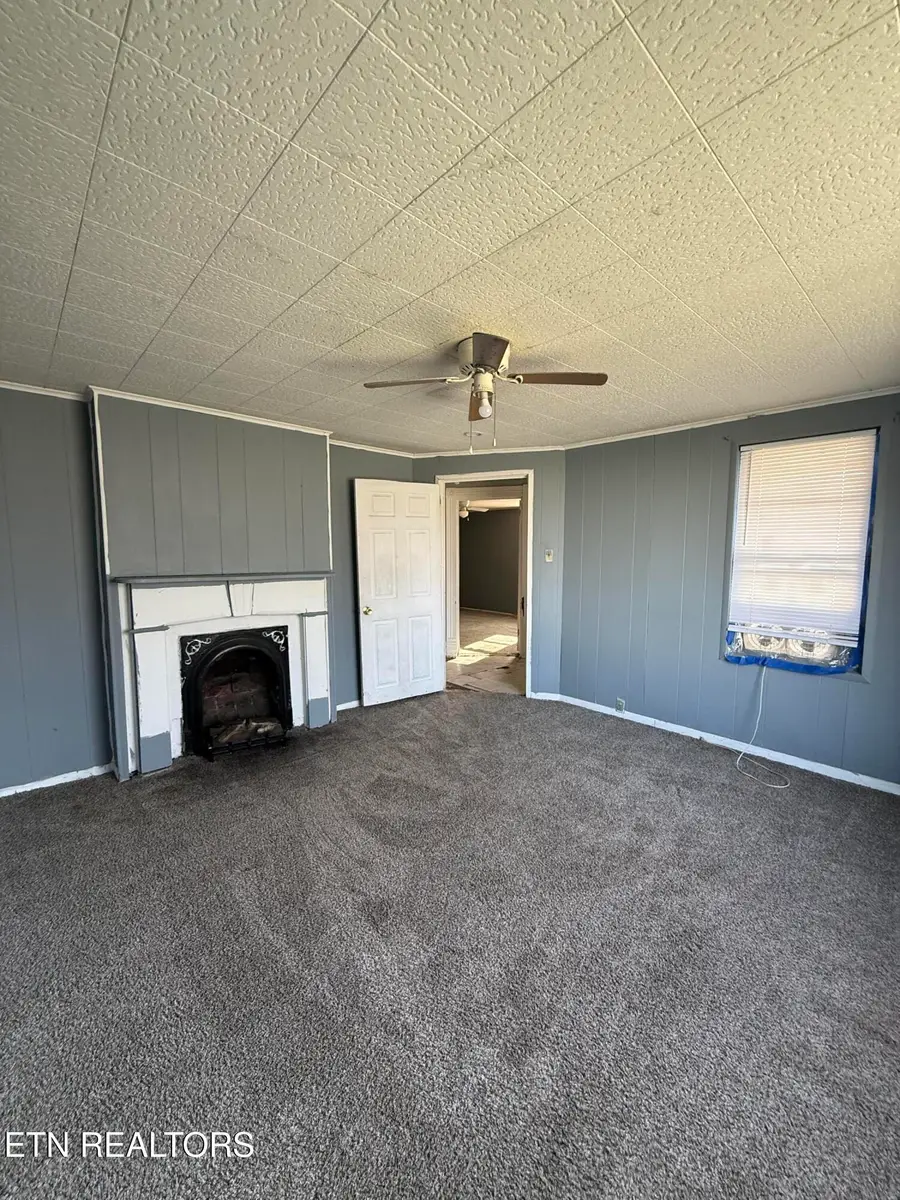 302 Byrd Ave Ave, Harriman, TN 37748 - #3