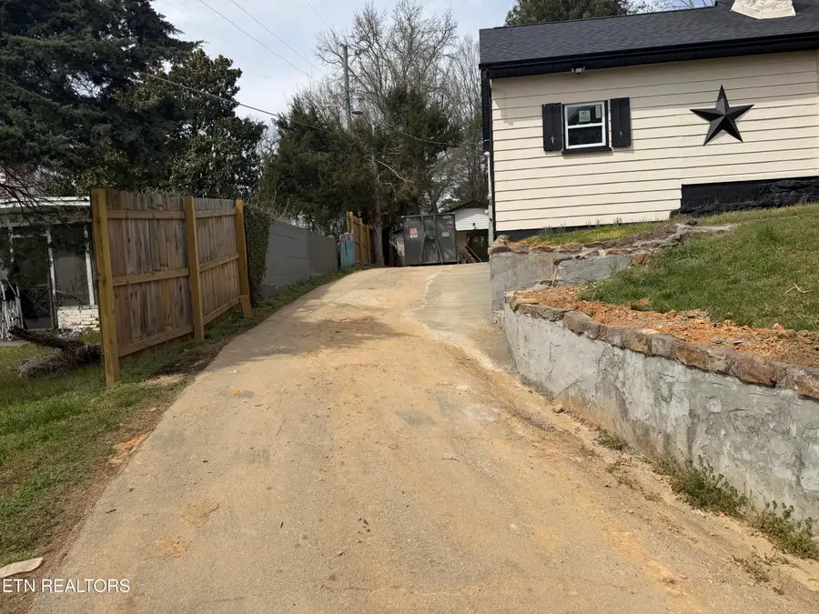 4207 Holston Hills Rd, Knoxville, TN 37914 - #3