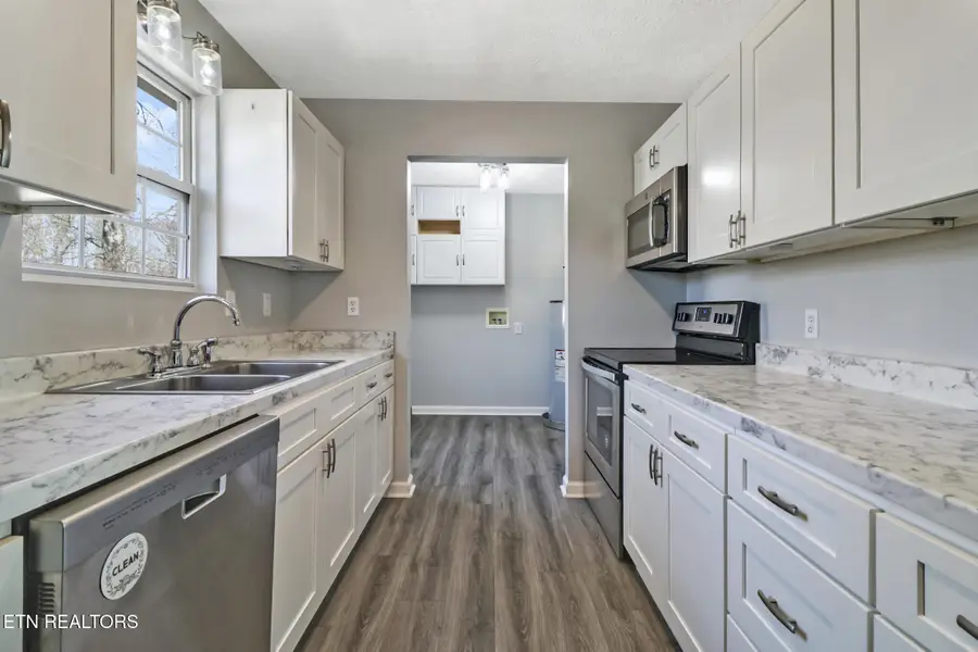 826 Kings Hill Rd, Spring City, TN 37381 - #2