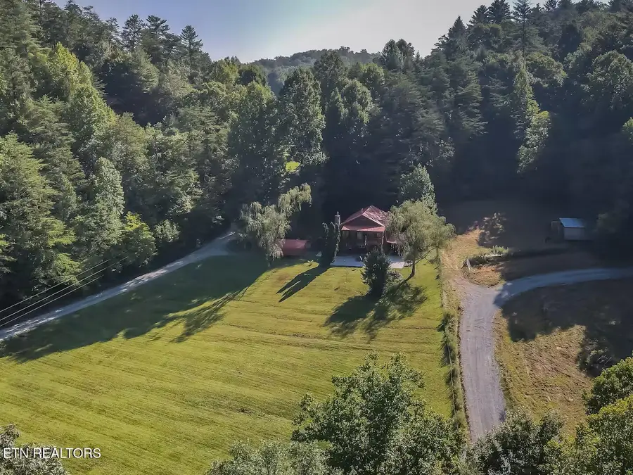 676 Rocky Flats Rd, Cosby, TN 37722 - #3