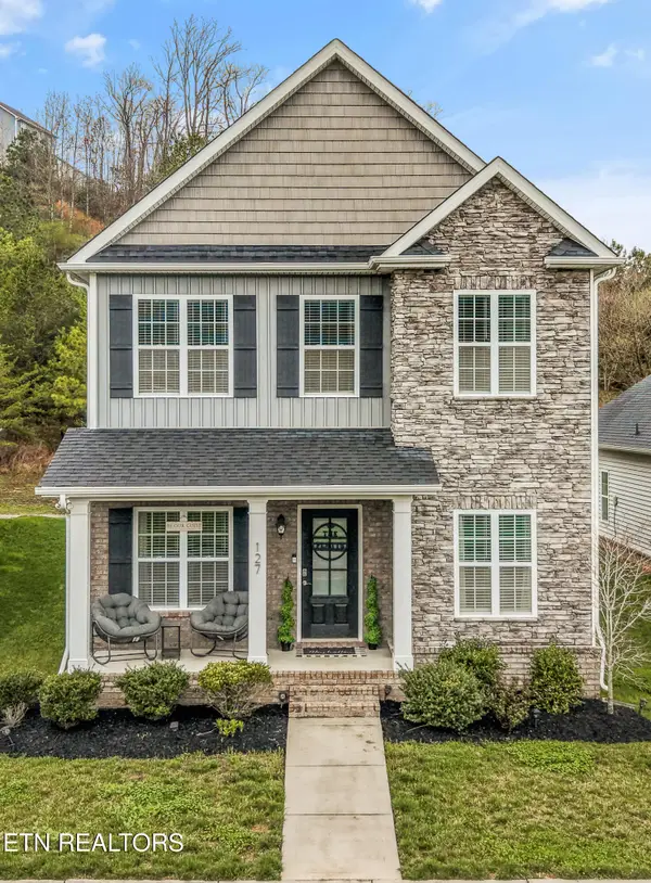 127 W Rarity Ridge Pkwy, Oak Ridge, TN 37830