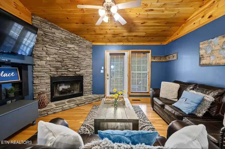 2203 Woodcock Tr, Sevierville, TN 37876 - #2