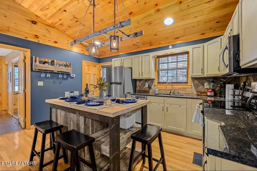 2203 Woodcock Tr, Sevierville, TN 37876 - #3