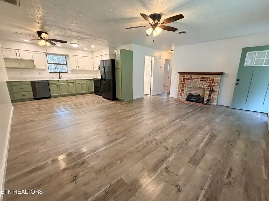 901 Beverly Hills Drive, Sevierville, TN 37862 - #3