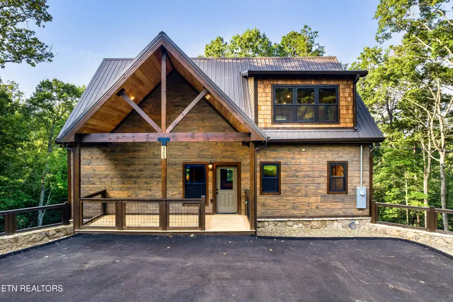4224 Mountain Rest Way, Sevierville, TN 37876 - #2