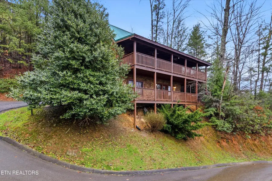 640 Cub Path Way, Gatlinburg, TN 37738 - #2