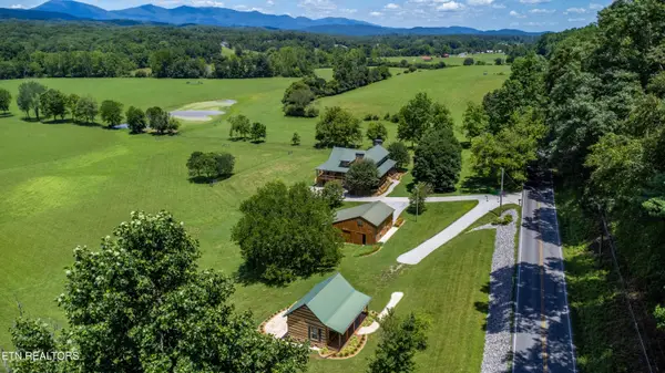 871 Poplar Creek Rd, Oliver Springs, TN 37840