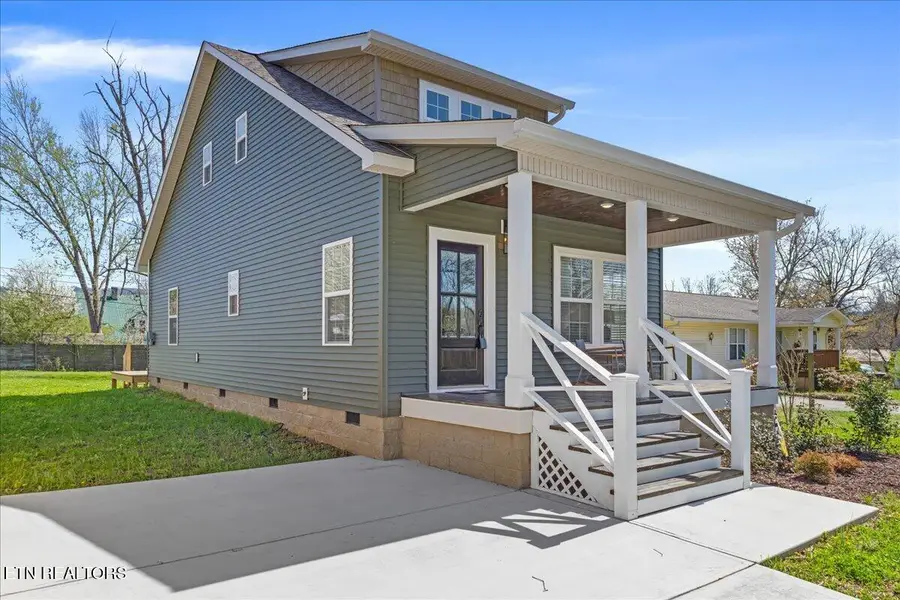 911 Indiana Ave, Etowah, TN 37331 - #2