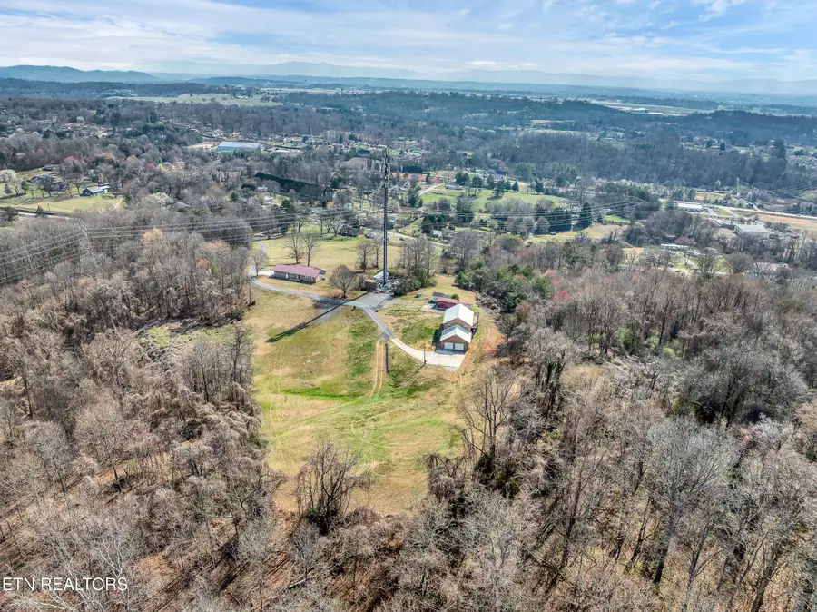 2728 W Old Topside Rd, Louisville, TN 37777 - #2