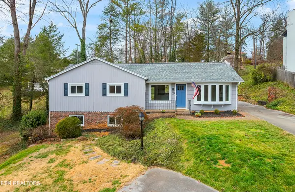 957 Bluff View Rd, Knoxville, TN 37919