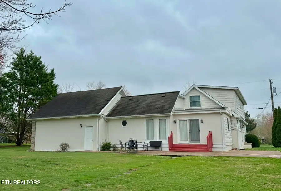 810 Worchester Ave, Middlesboro, KY 40965 - #2