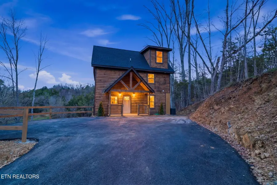 893 Beverly Hills Drive, Sevierville, TN 37862 - #2