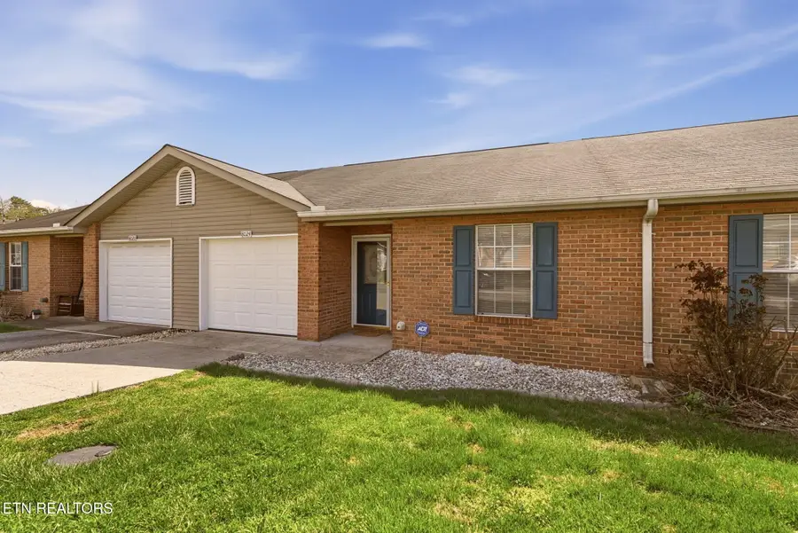 8024 Hansboro Way, Powell, TN 37849 - #2