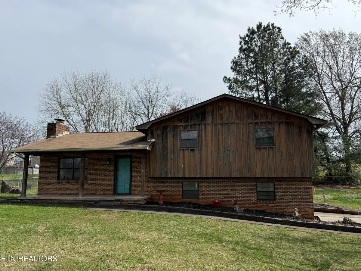 2066 Colonial Circle, Maryville, TN 37803 - #1