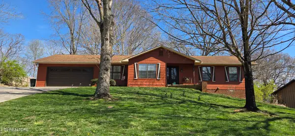 3132 Fairoaks Drive, Maryville, TN 37803