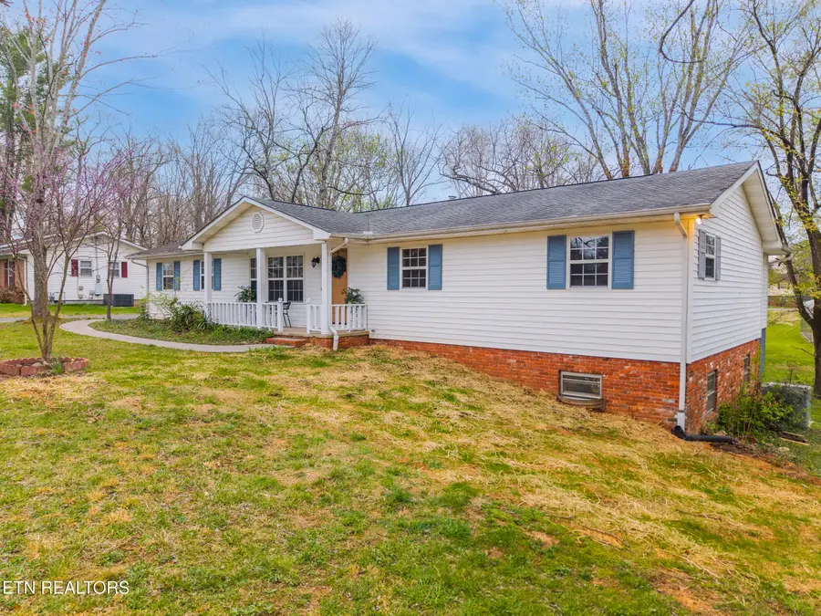 315 Dell Rd, Maryville, TN 37804 - #2