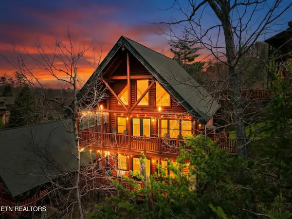 1723 Summit View Way, Sevierville, TN 37862