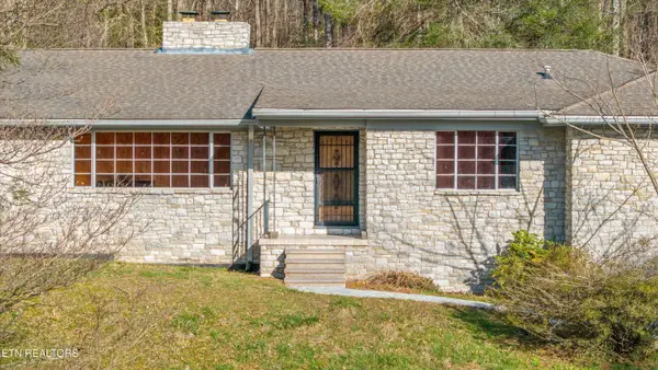 683 Webster Rd, Harriman, TN 37748