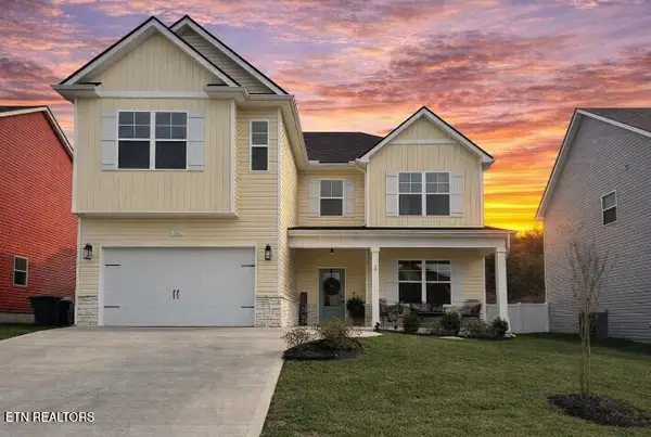 1142 Madison Oaks Rd, Knoxville, TN 37924