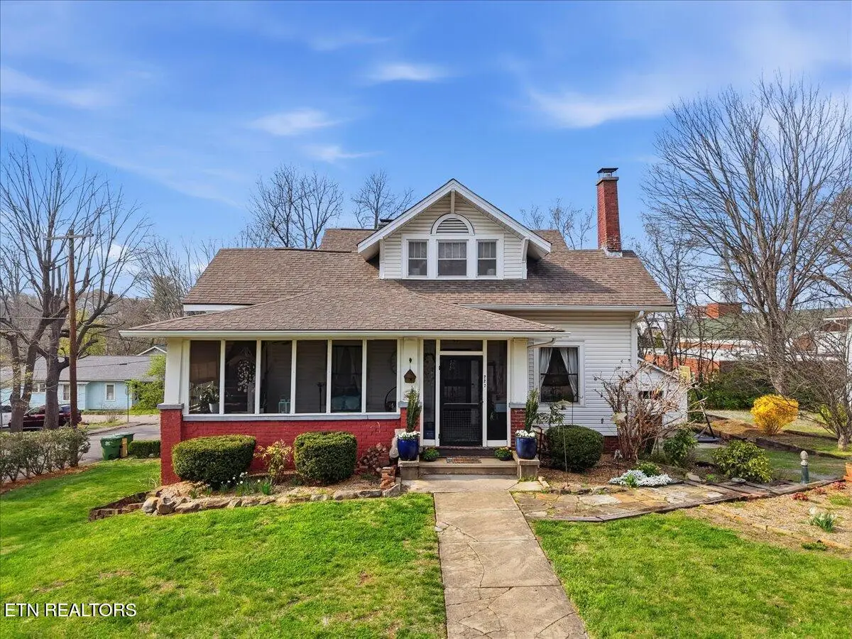 227 W Goddard Ave, Maryville, TN 37803 - #1