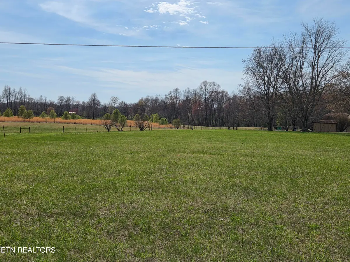 195 NW Ray Cem Rd, Sparta, TN 38583 - #1
