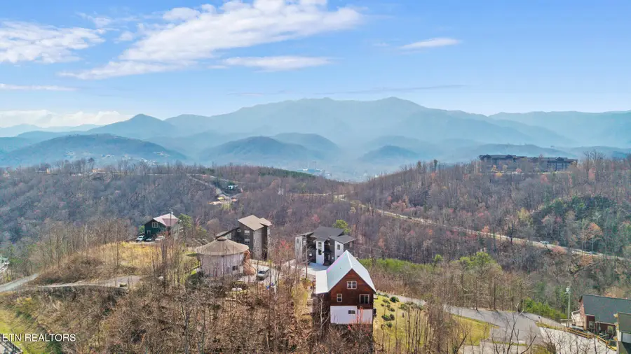 920 W Cedar Lane, Gatlinburg, TN 37738 - #2