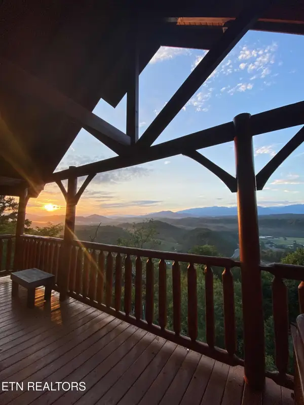 2934 Legacy Vista Drive, Sevierville, TN 37876